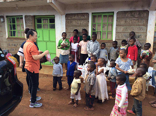 Distribution of Articles for Daily Use in Kenya to the Orphanage
